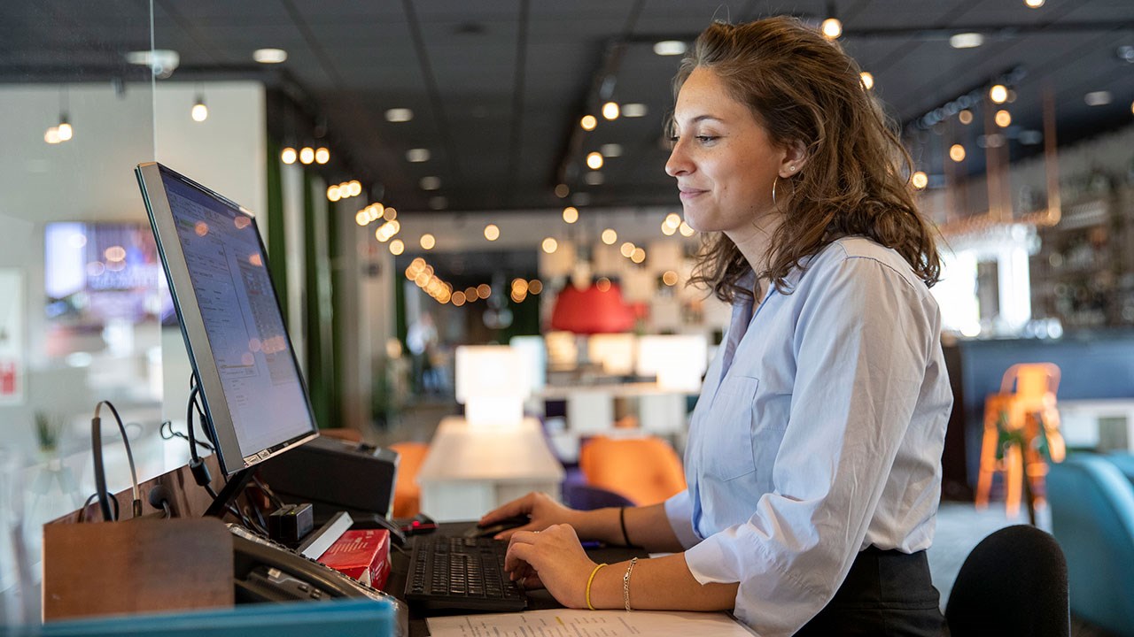 Bliv uddannet receptionist